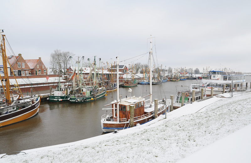 Greetsieler Hafen im Winter