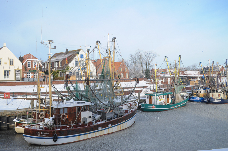 Greetsieler Hafen im Winter